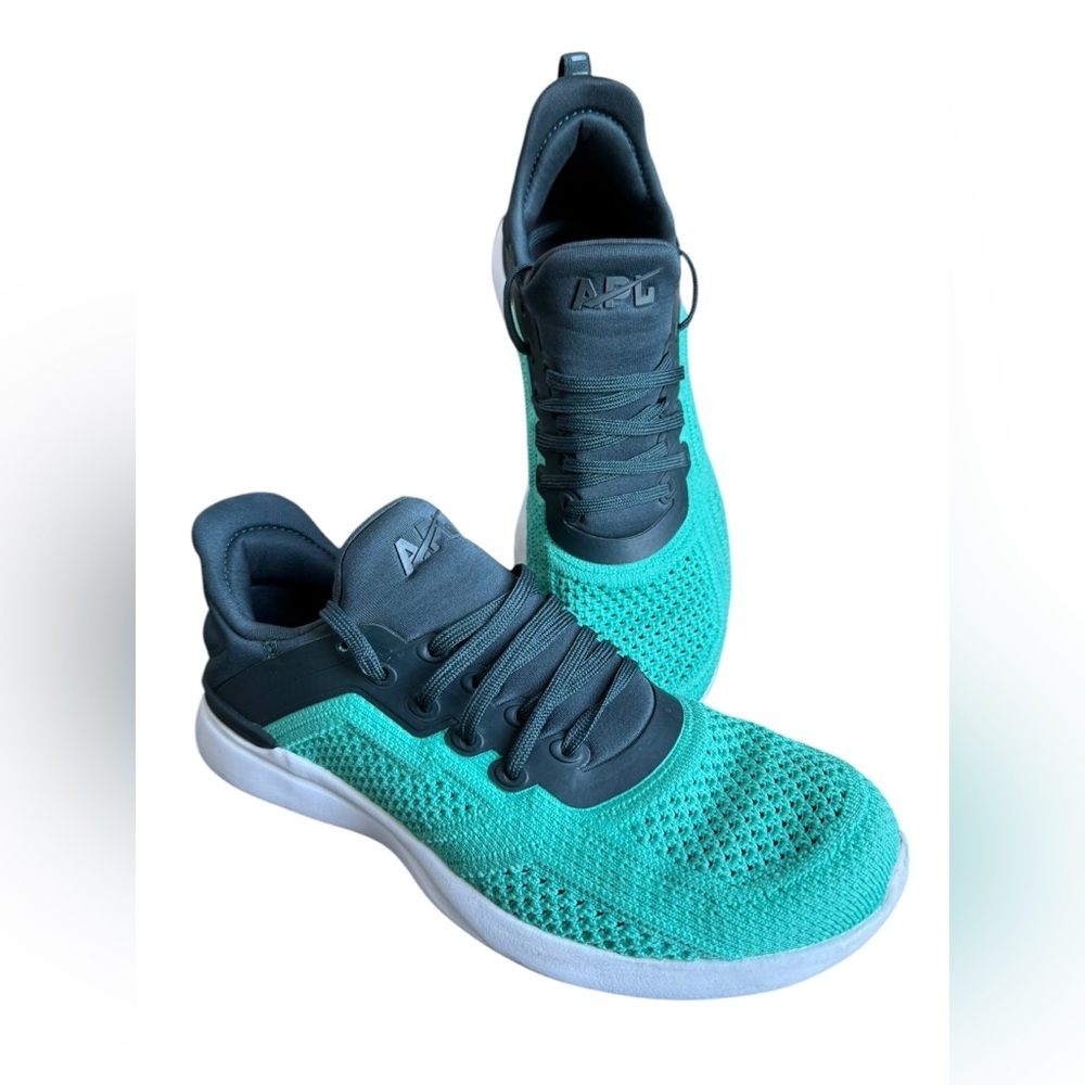 APL T Techloom Tracer Athletic Show in Midnight Jungle/Tropical Green/White 7.5